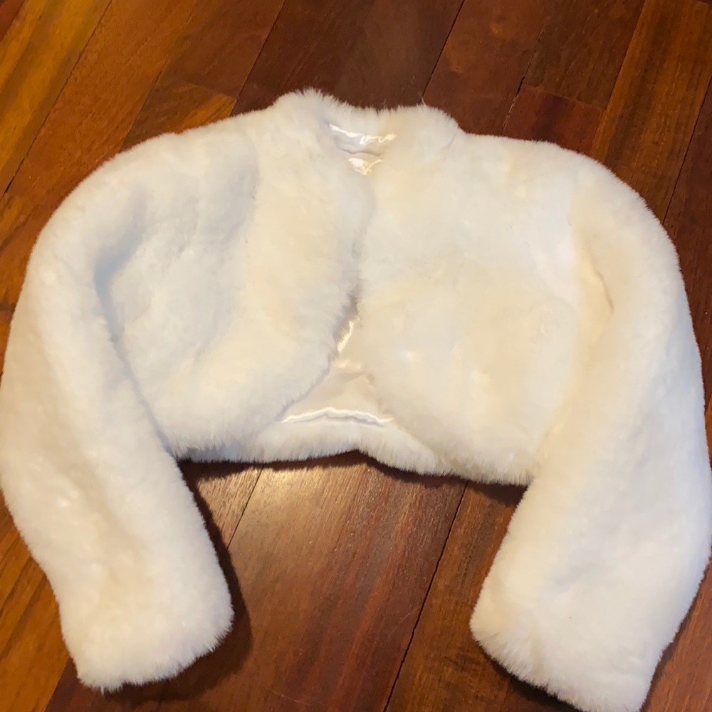 This is brand new! Didn’t come with tag on it though. Bought for a flower girl.